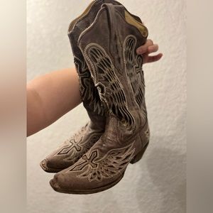 Selling these corral boots